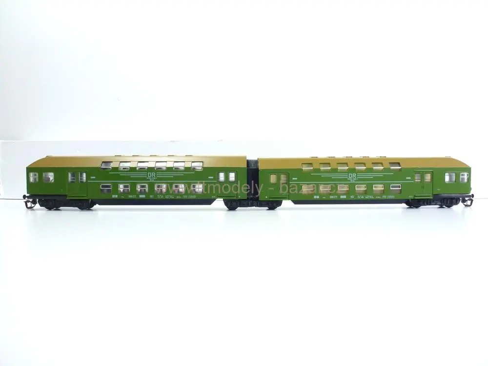 BTTB - Dvoudílná jednotka patrových vozů DR - TT