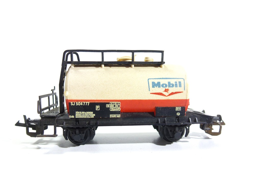 BTTB - Cisternový vůz Mobil - TT