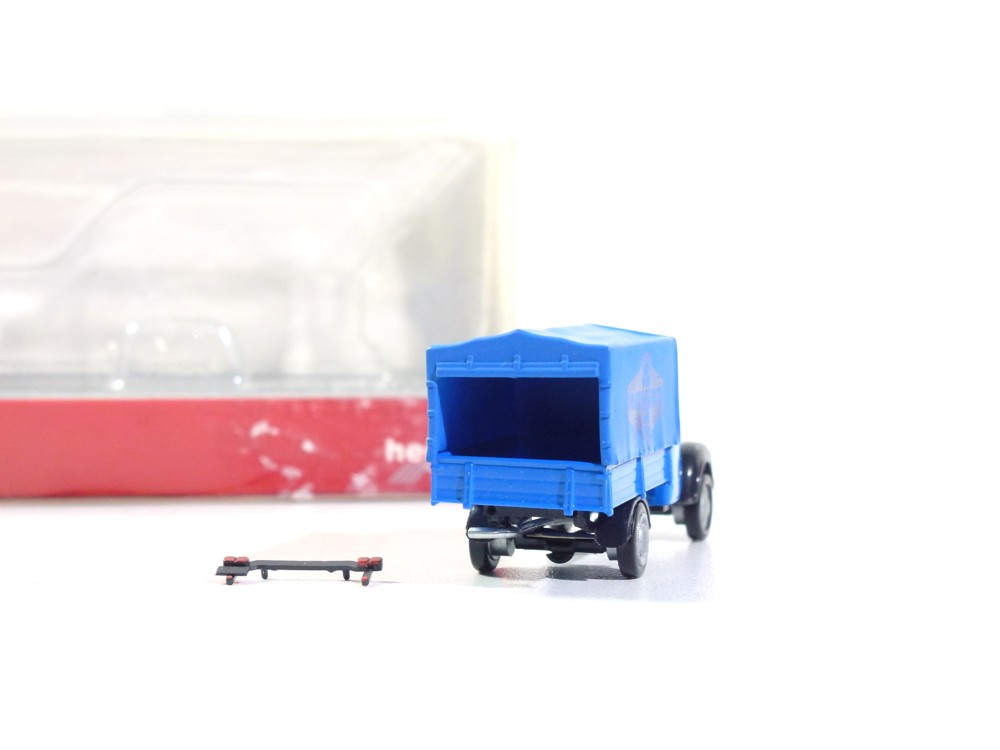 HERPA - Nákladní auto s plachtou - TT