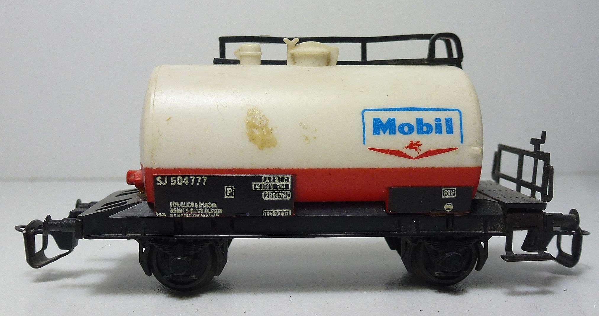 BTTB - Cisternový vůz Mobil - TT