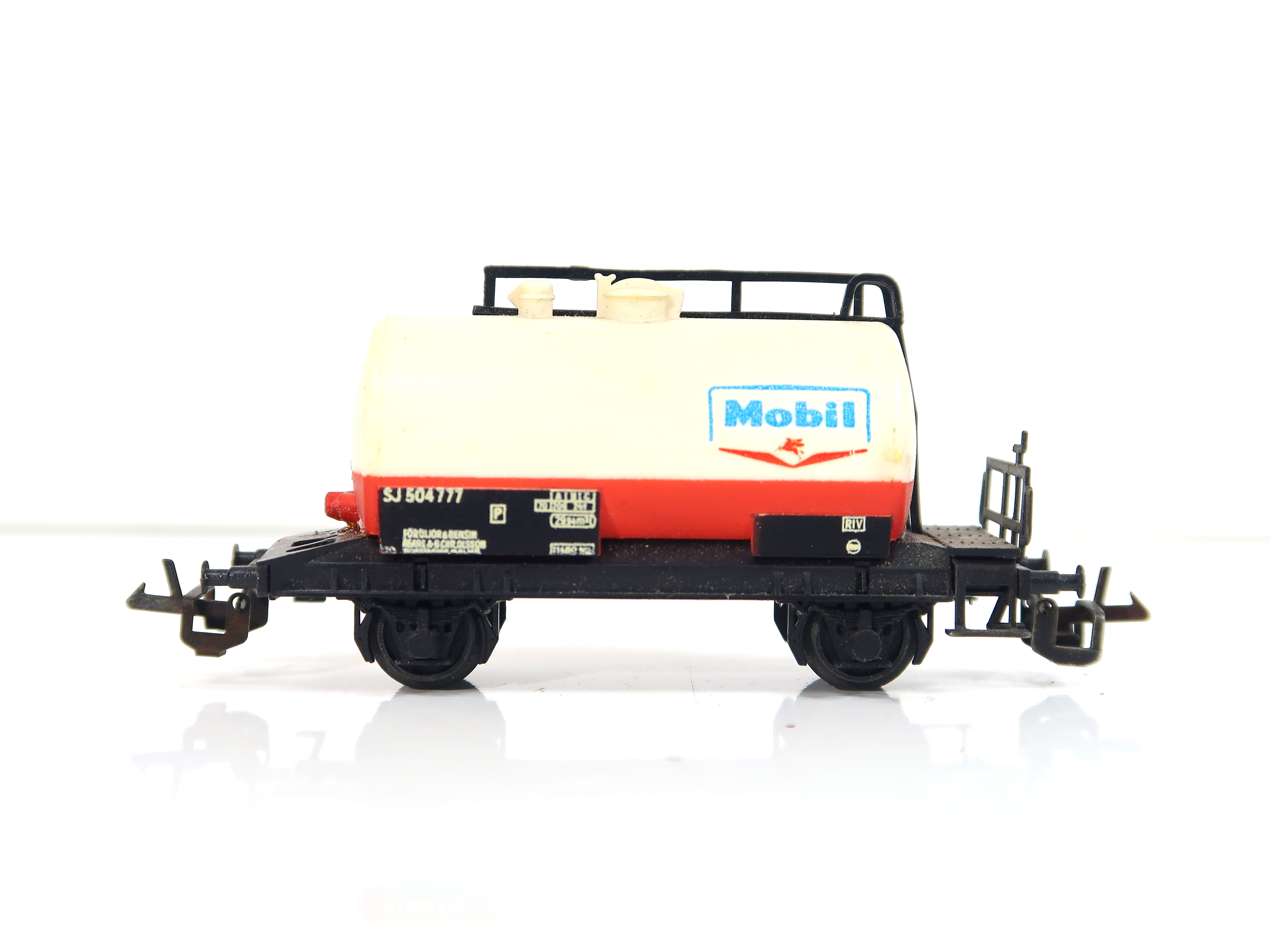 BTTB - Cisternový vůz Mobil - TT